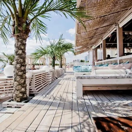 Dit Majestic Beach